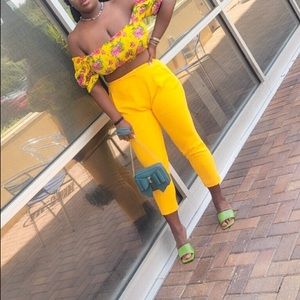 Yellow fitted pants